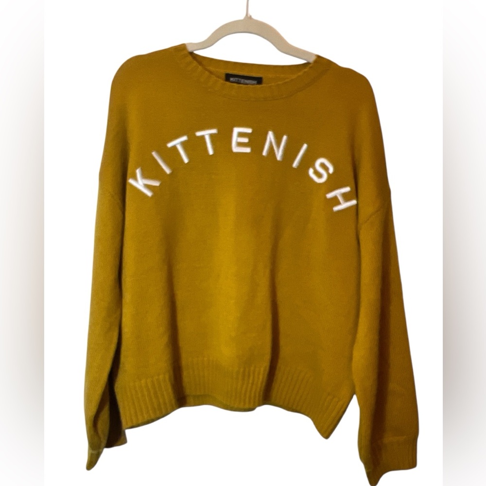 Kittenish Relaxed White Logo Crew Neck Size S Golden Yellow Campus Core Preppy